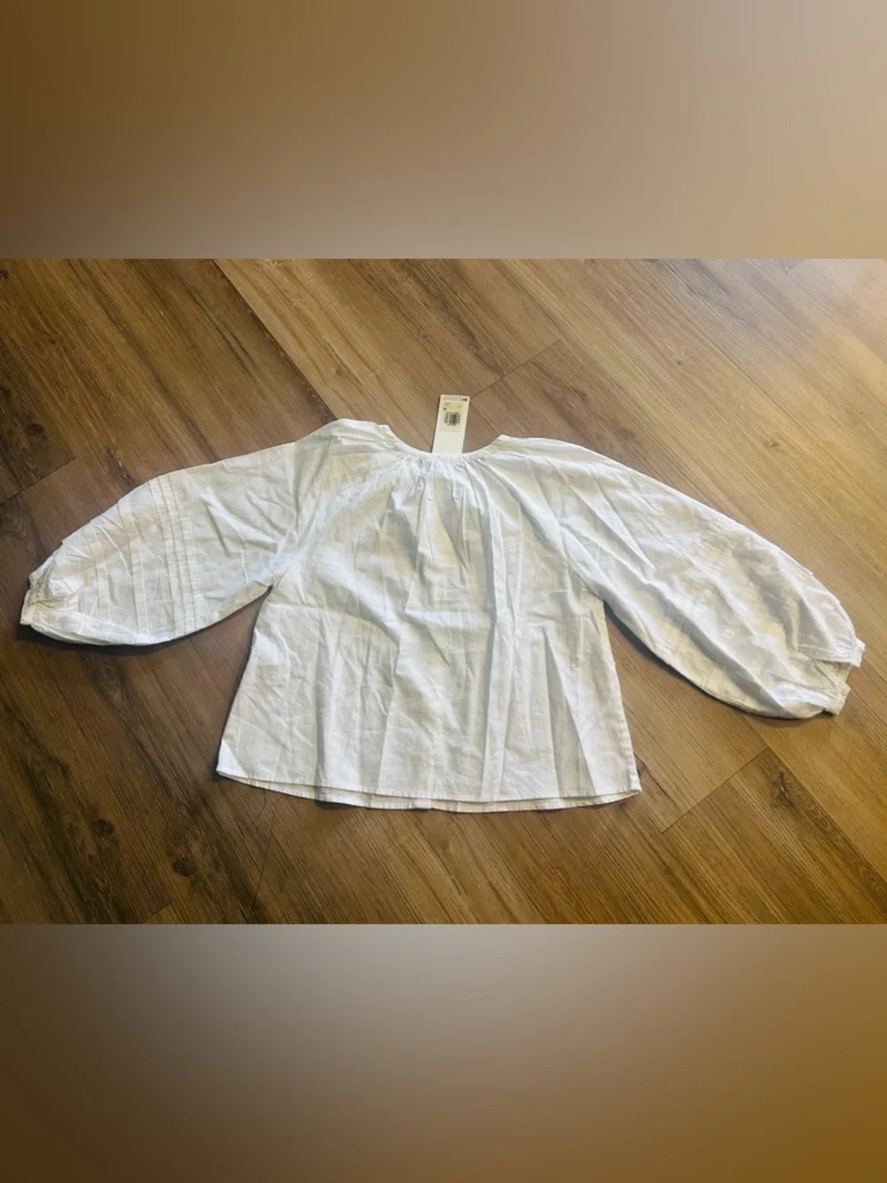 Levi's White Button-Front Peasant Blouse with Puff Sleeves - Picture 3 of 4